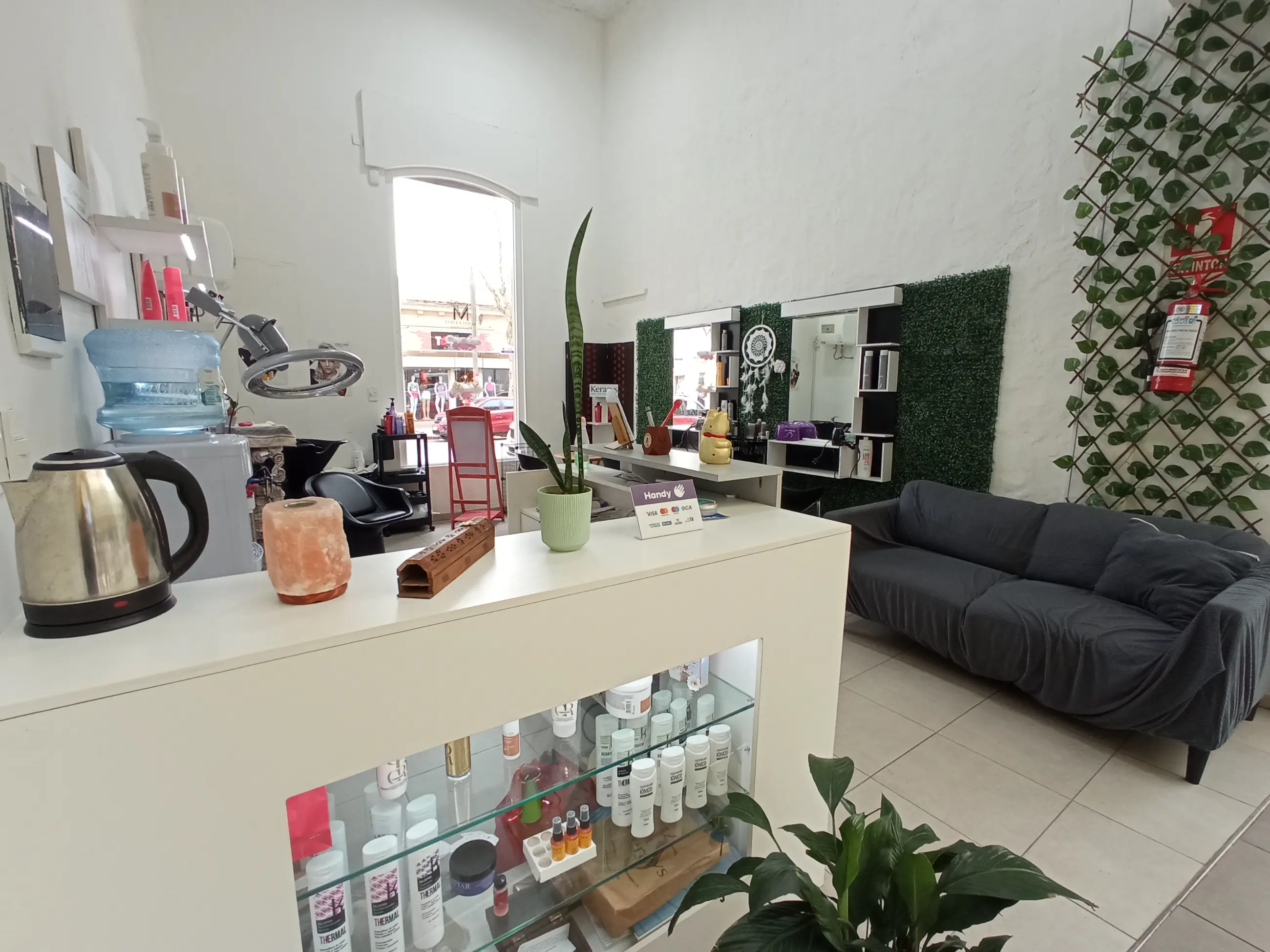 Peluqueria Mariana Barreiro - Peluquería en La Comercial, Montevideo — foto 2